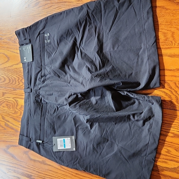 Under Armour Tech Shorts - Picture 2 of 8